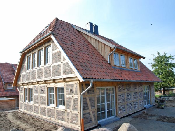 Ein Doppelhaus im Fachwerkbaustil auf Rügen