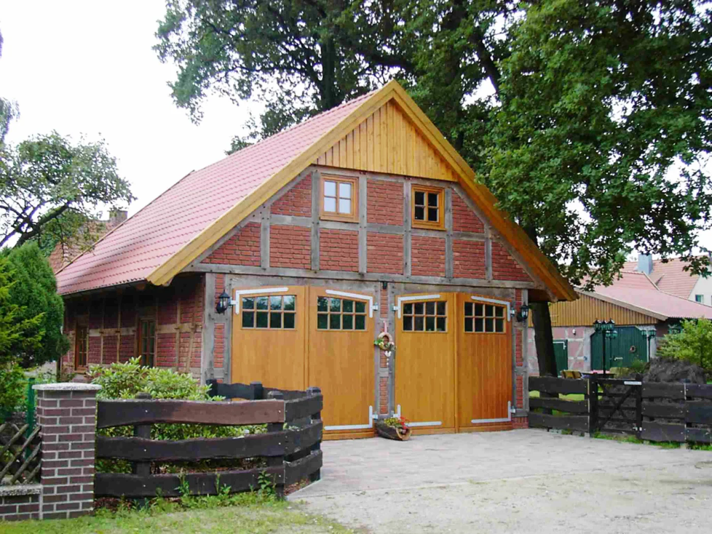 Eine Fachwerkgarage mit ausgebautem Dachgeschoss