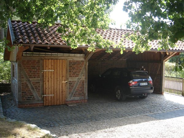 Eine Fachwerkremise passend zum Haupthaus